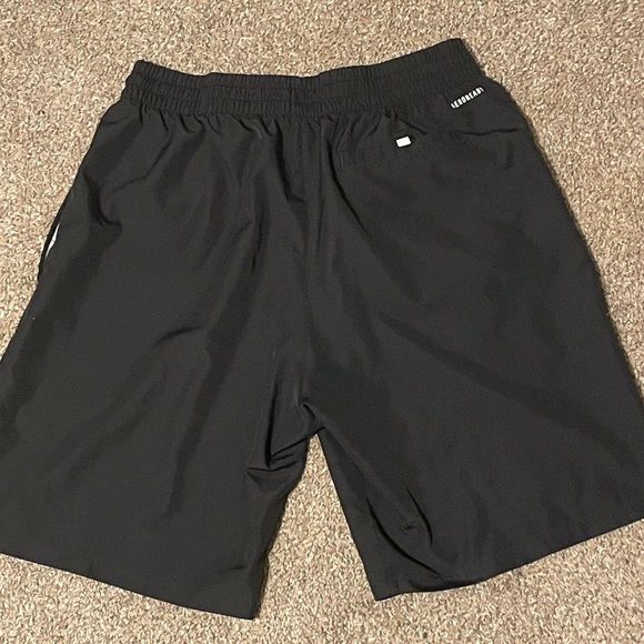 Adidas Aeroready Woven Shorts - Picture 3 of 3